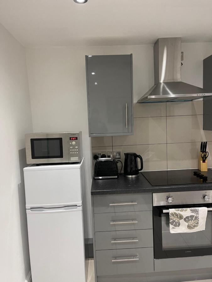Modern 1 Bedroom Holiday Apartment In Southminster Bagian luar foto